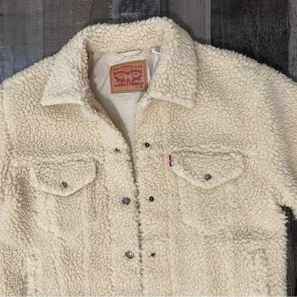 Levi’s Women’s Sherpa Fleece Trucker Jacket Cropped M Cream Coconut Snap Front - Picture 8 of 15